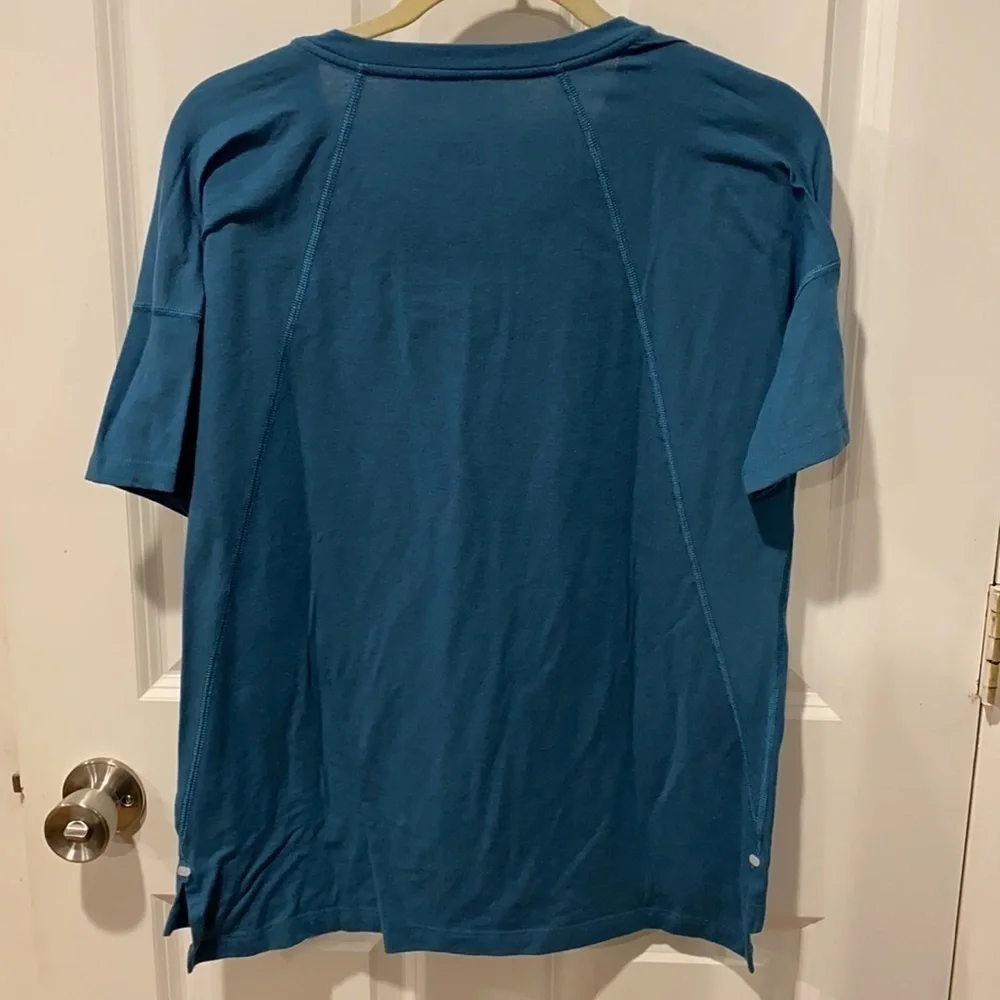North Face Athletic Shirt Teal - Picture 4 of 9